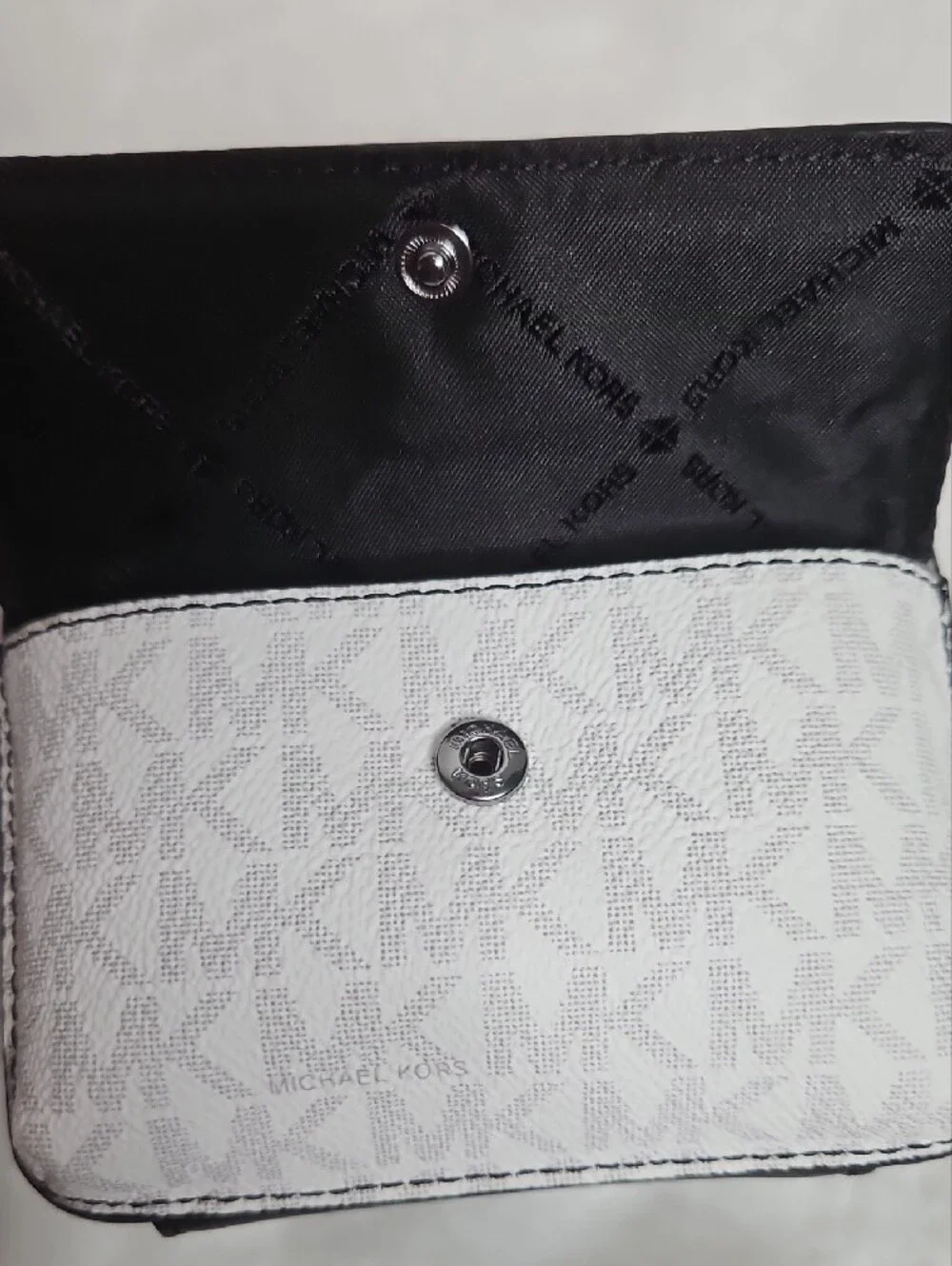 Michael Kors Micro Camera Bag With Landyard -Bright White